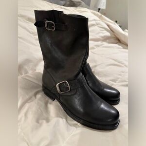 NEW Frye - Women’s Veronica Short Black Biker Boot (worn once) - size 9.5